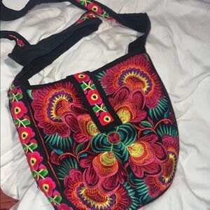 Floral Embroidered Shoulder Bag